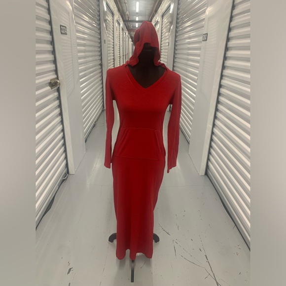 Monteau Hooded Dress - Picture 11 of 12